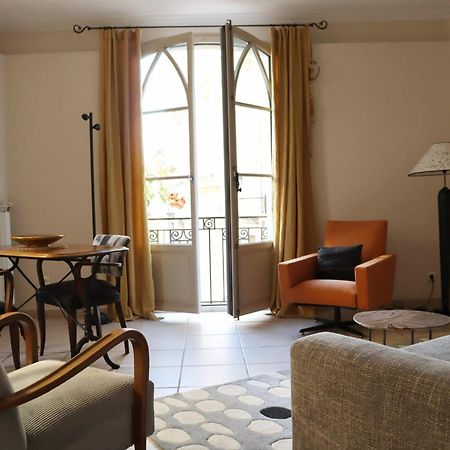 شقة Uzes Centre Quartiers Des Arts Charme De L'Ancien المظهر الخارجي الصورة