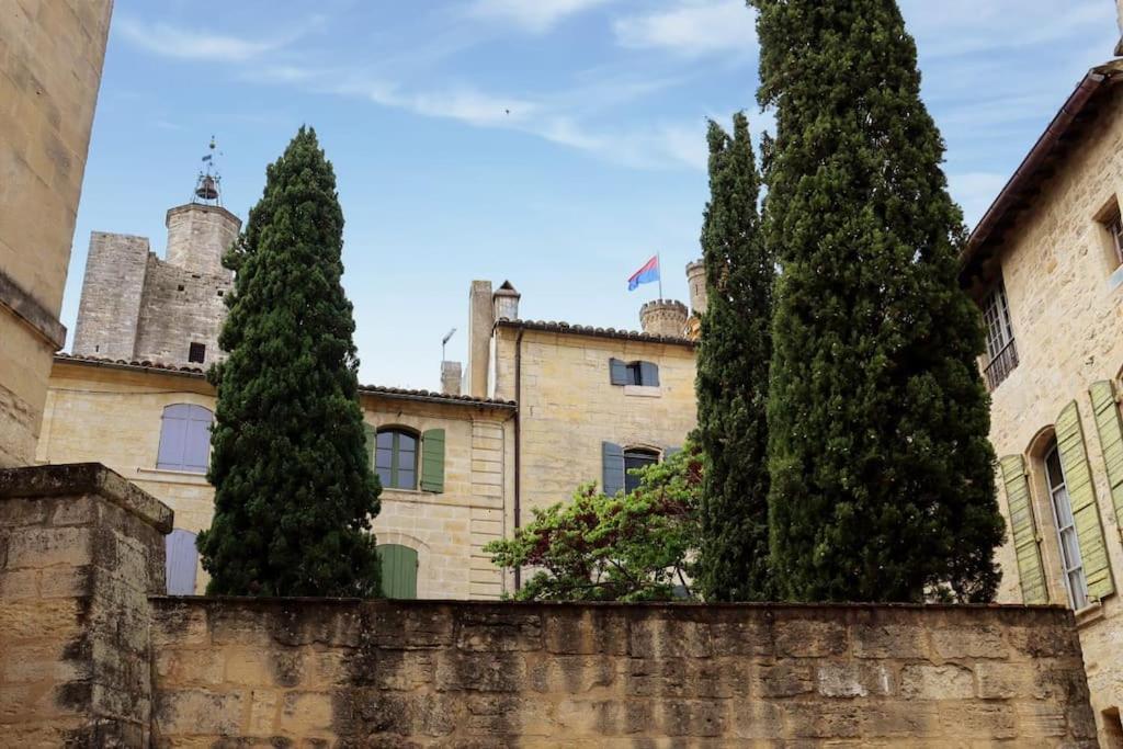 شقة Uzes Centre Quartiers Des Arts Charme De L'Ancien المظهر الخارجي الصورة