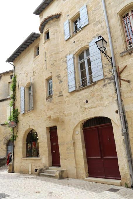 شقة Uzes Centre Quartiers Des Arts Charme De L'Ancien المظهر الخارجي الصورة